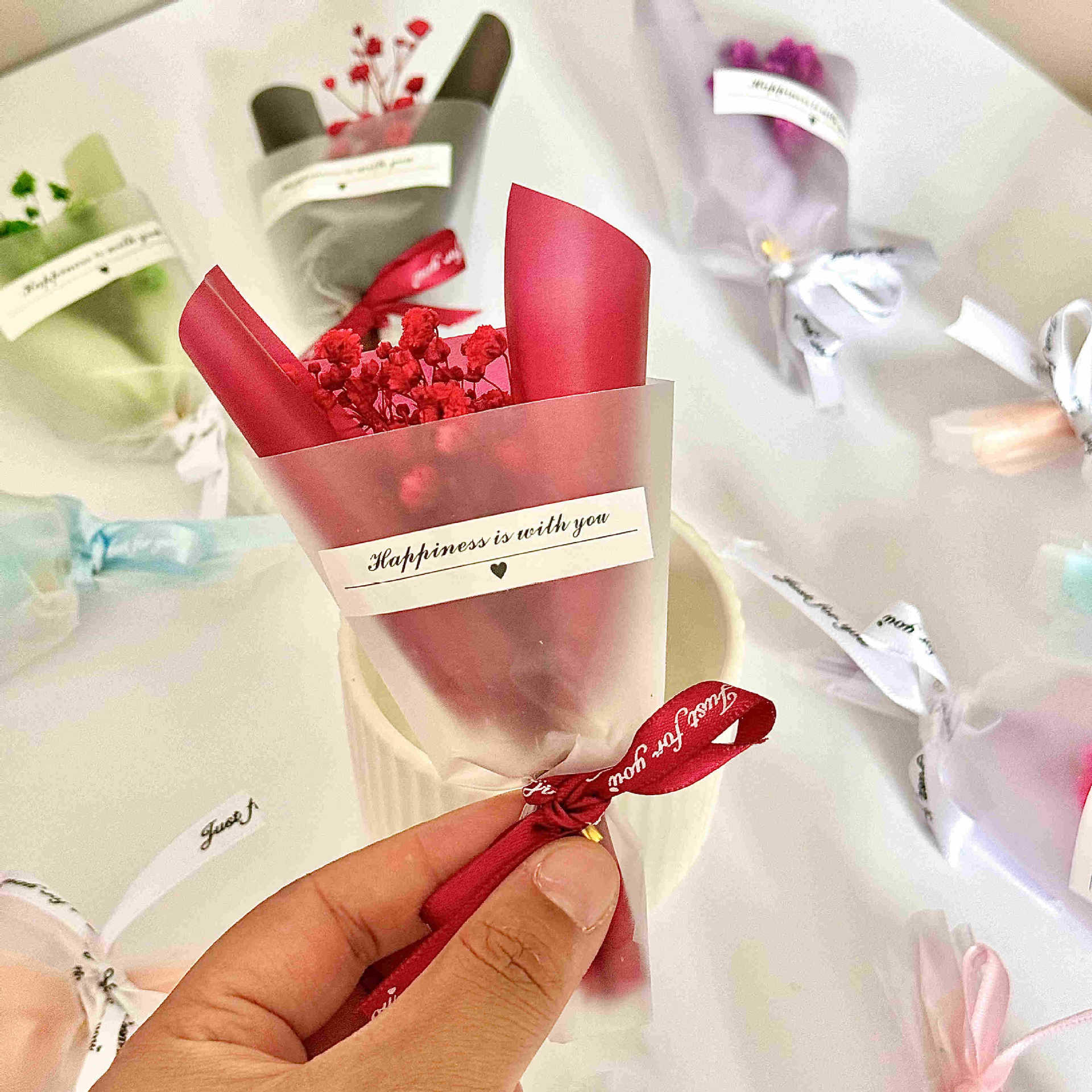 Mini Dried Baby's Breath Bouquet Gift Box | Natural Preserved Gypsophila Floral Arrangement | Elegant Wedding Favor for Guests | Rustic Party Keepsake for Adult Recipients | US Celebration Essential