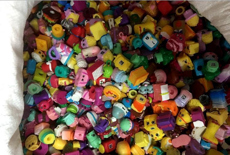 100Pcs/lot Many Styles Miniature Shopping Fruit Dolls Action Figures for Family Kid's Christmas Gift Playing Toys Mixed Seasons