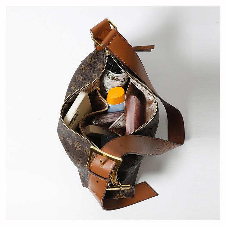 Mia Bag Shop hoboAn elegant ladies' hobo bag. It's a high - quality handbag and single - shoulder bag suitable for both work and leisure, exuding a sense of fashion Length 30, width 11 and height 20. The shoulder strap can be up to 140cm in length.