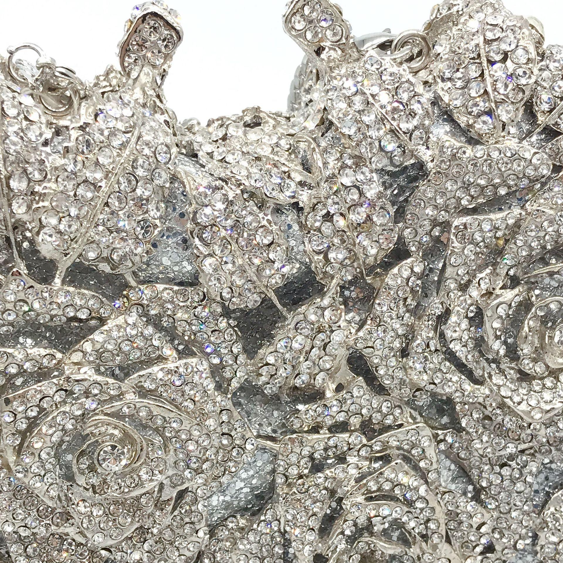 Elegant Evening Bag for Women, Sparkling Floral Crystal Wallet, Handmade Metal Rhinestone Clutch, Perfect for Weddings and Formal Events