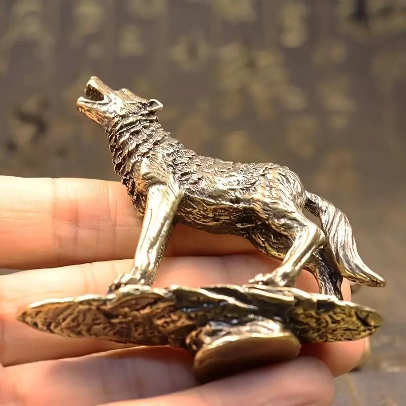 Solid Brass Wolf Figurine Tea Pet, Creative Copper Sculpture, Grassland Rock Wolf Statue, Collectible Art Craft, Home Decor, Decorative Sculptures