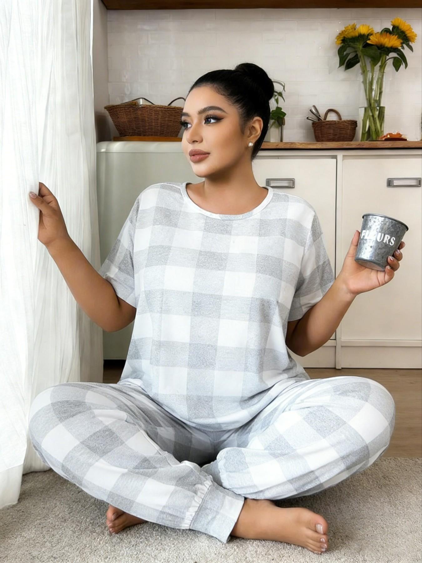 Comfortable Plus Size Pajama Set, Plaid Print Short Sleeve Top and Jogger Pants, Soft and Cozy 2-Piece Lounge Wear for Women