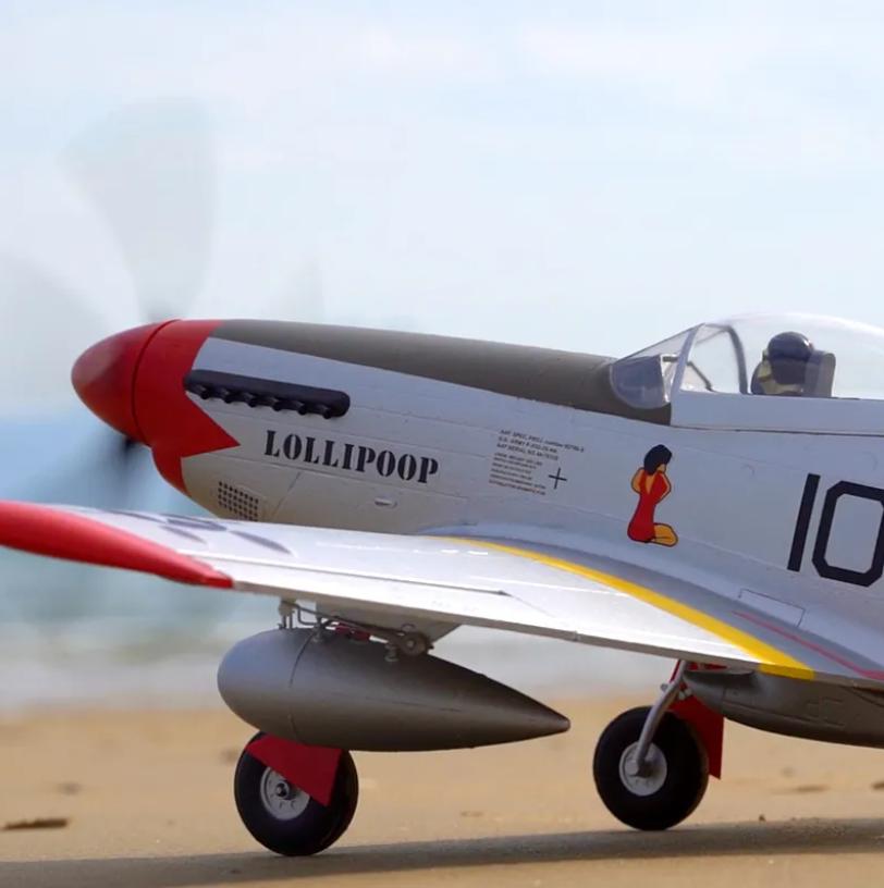 Arrows 850mm P-51D Mustang with Vector Flight Stabilization System PNP / RTF（RTF = plane, remote, battery battery charger，PNP = plane only）