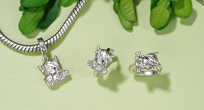 Gnoce Highland Cow Charms Pendant Bracelet Necklace Ladies Fashion with Bracelet Charms Scotish Highland Cattle Charm Bracelet Birthday Gift  Valentine's Day Gift  Anniversary Gift