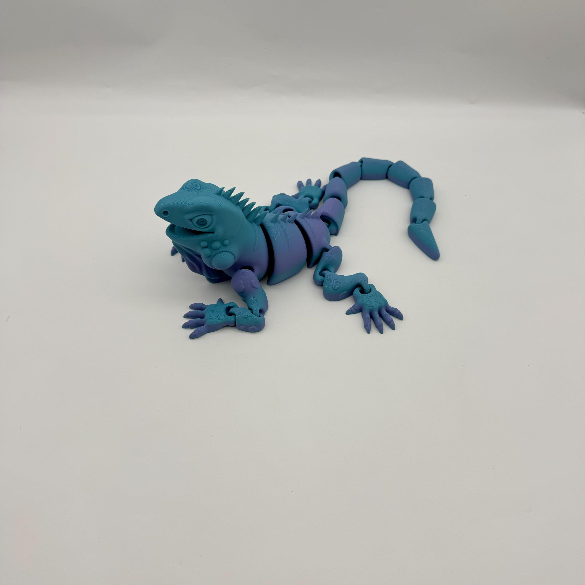 3D Printed Lizard Figurine with Realistic Eyes, Home Decor, Collectible Room Decor, Moving Joints, Perfect Christmas Gift, Party Decoration, Birthday Present #TOP PICKS