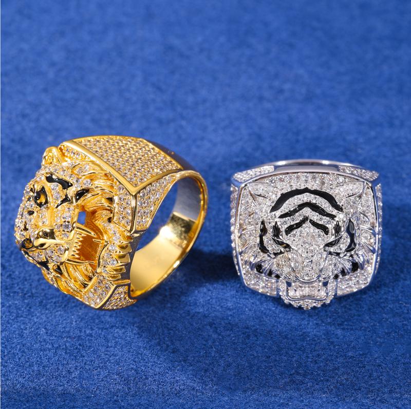 【#R397 】UCCIYO 18K Gold-Plated Tiger Ring with Lab-Grown Moissanite S925 Sterling Silver Synthetic Moissanite Ring for Women Men Hip Hop Jewelry Gift