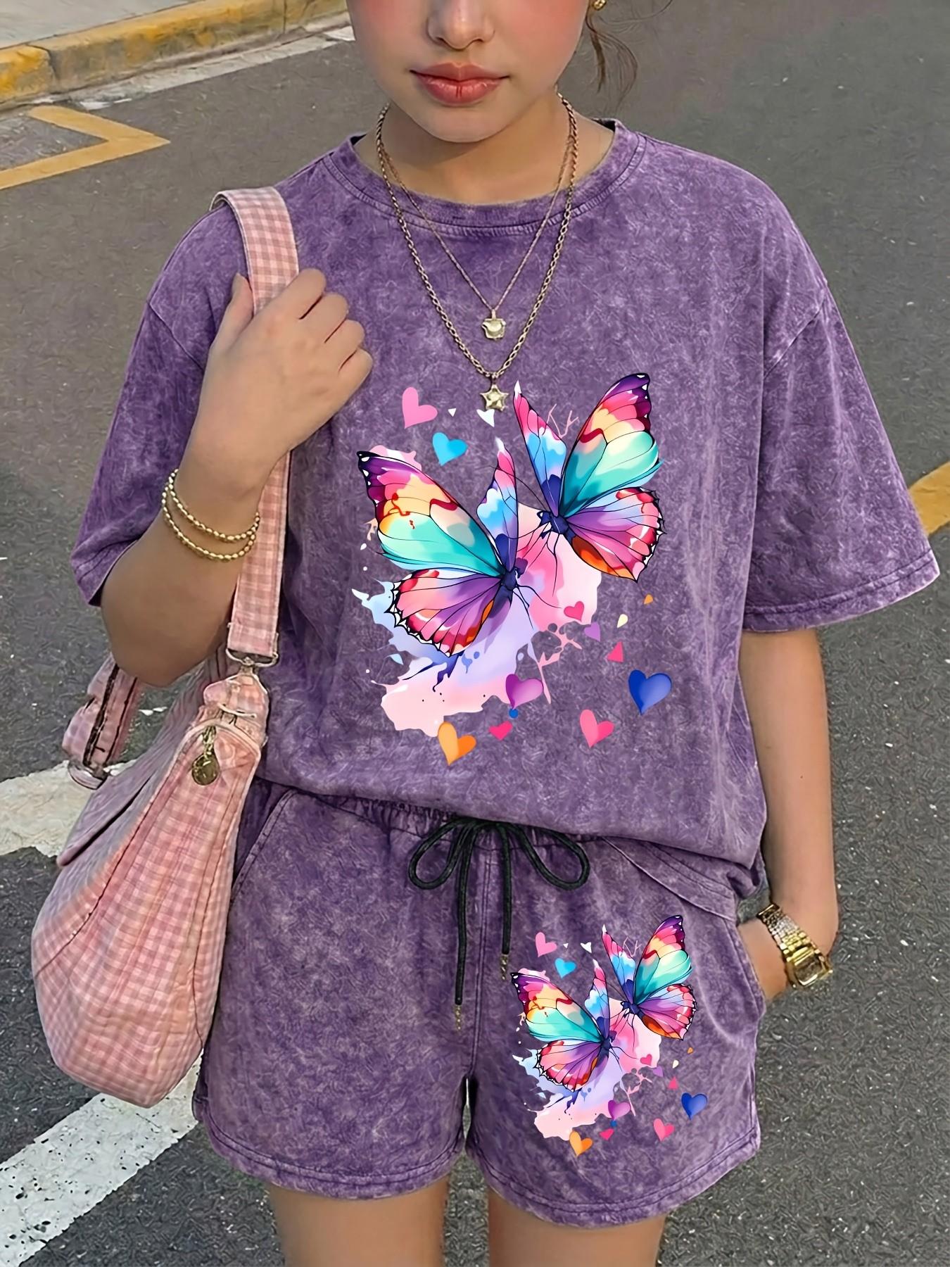 2-Piece Watercolor Gradient Butterfly and Heart Print Washed Casual Round Neck Two-Piece Set Clothes. Heavyweight fabric, elastic drawstring shorts. Basic and versatile, perfect for pairing with white sneakers for a lazy summer look.