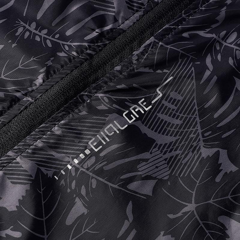 Summer Men's Casual Jacket, Zip Pocket Full-Zip Hooded Design, Maple Leaf Print, Lightweight Breathable, Sun Protection Jacket