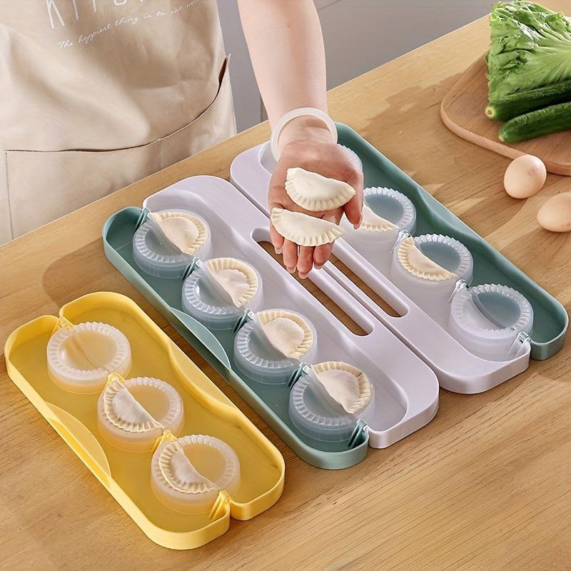 Convenient handheld dumpling maker household small kitchen dumpling making tool