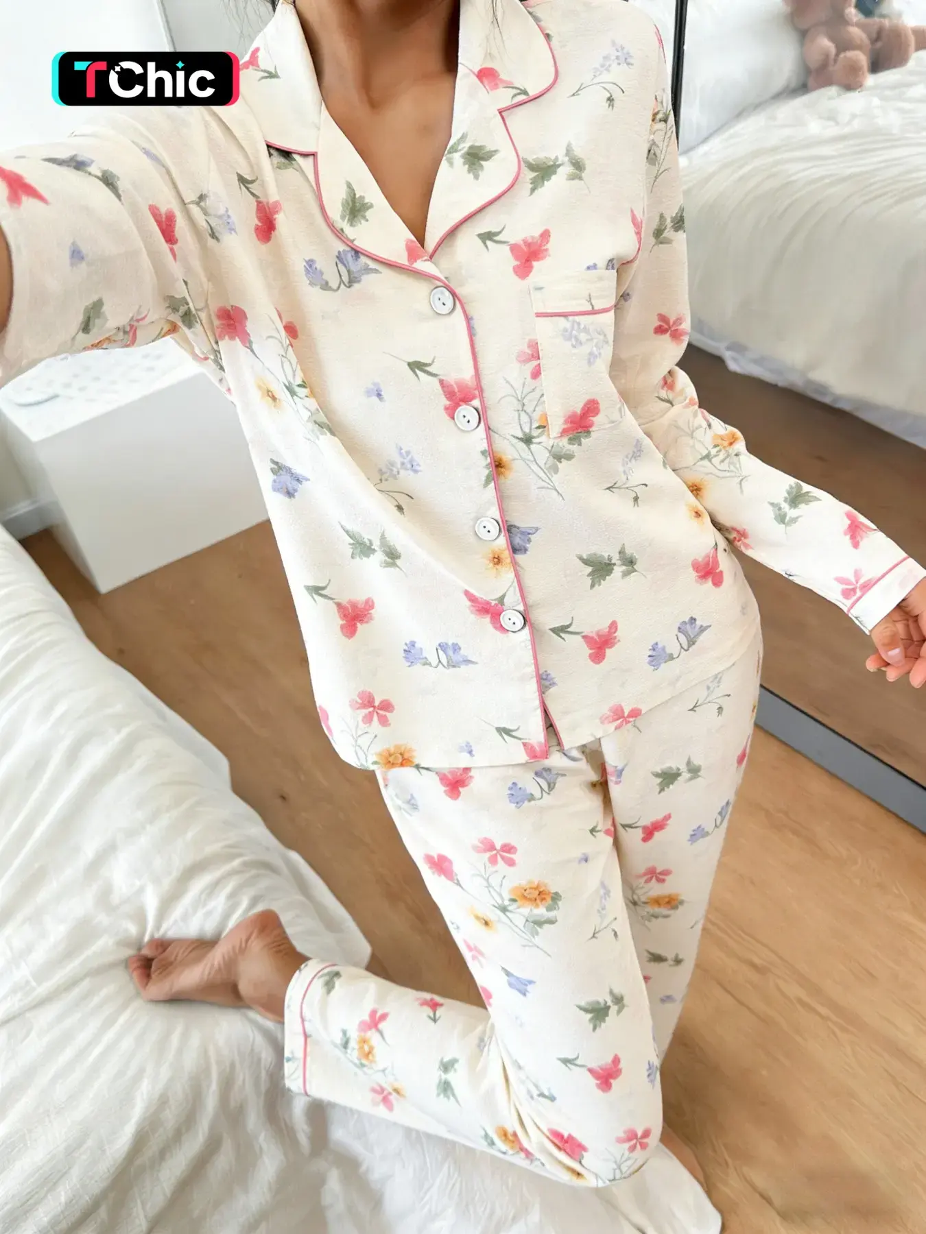 Women's Long Sleeve Pyjama Set with Button, Pajamas, Pjs, Loose-Fitting Casual Homewear, All-Over Floral Print, Soft Breathable Fabric, Essential for All Seasons, Nightwear, Loungewear