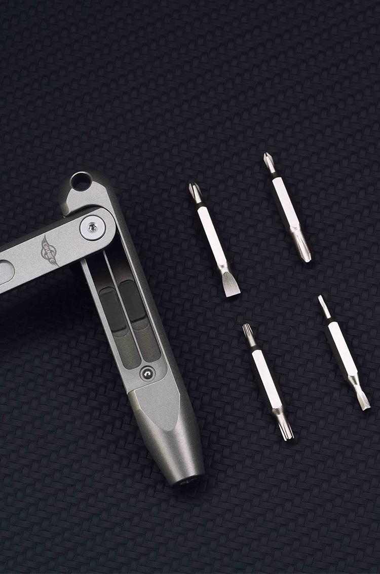 Otacle D1 EDC Titanium Multi-Bit Pocket Screwdriver, 8 in 1 Mini Screwdriver Set Magnetic Repair Multitool