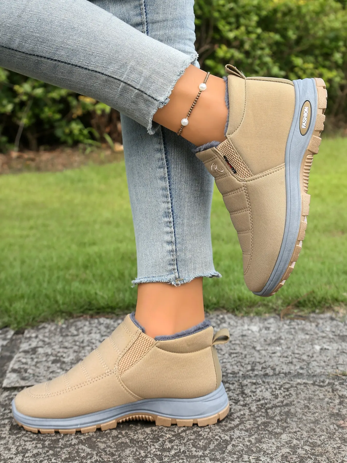 Women Winter Slip‑on Snow Boots, Fuzzy Lined Ankle Booties, Non‑Slip Thick Outsole Cold Weather Footwear, Easy On Short Winter Shoes for Outdoor Walking Daily Travel, Multiple Colors Available