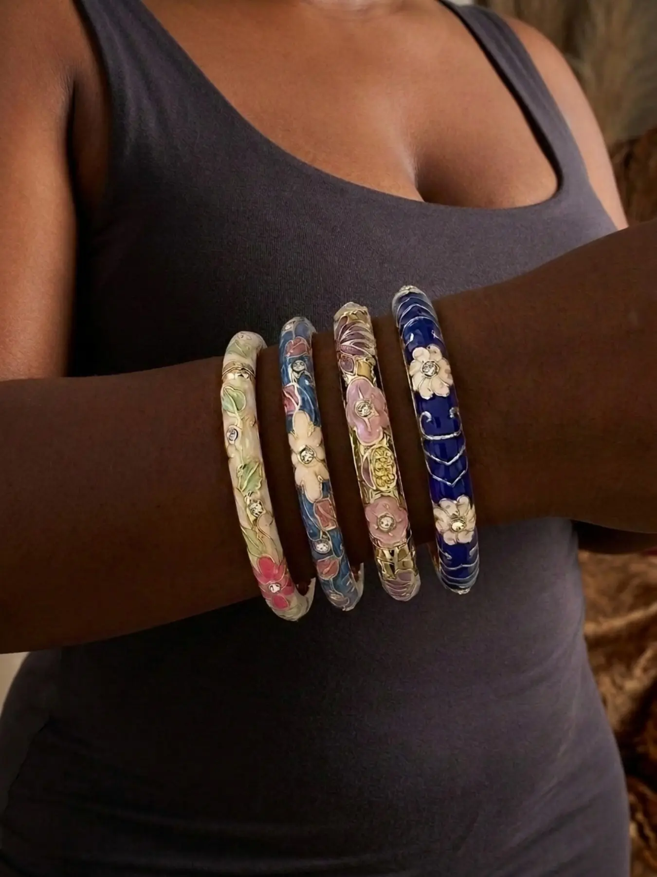 4‑Piece Enamel Floral Hinged Bangle Set, Vintage Chinese Cloisonne Style, Oil‑Dipped Flower Inlaid Rhinestone Alloy Bracelets, Jewelry For Daily Trip Party & Gifts