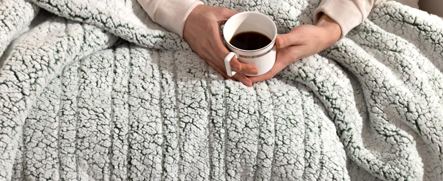 【Buy 2 get 1 poker blanket free】 - Double-Sided Sherpa Electric Heated Blanket | 6 Fast Heating Levels, 2-4H Auto-Off, Overheat Protection & Machine Washable 【Buy 2 get 1 poker blanket free】 - Double-Sided Sherpa Electric Heated Blanket | 6 Fast Heating Levels, 2-4H Auto-Off, Overheat Protection & Machine Washable