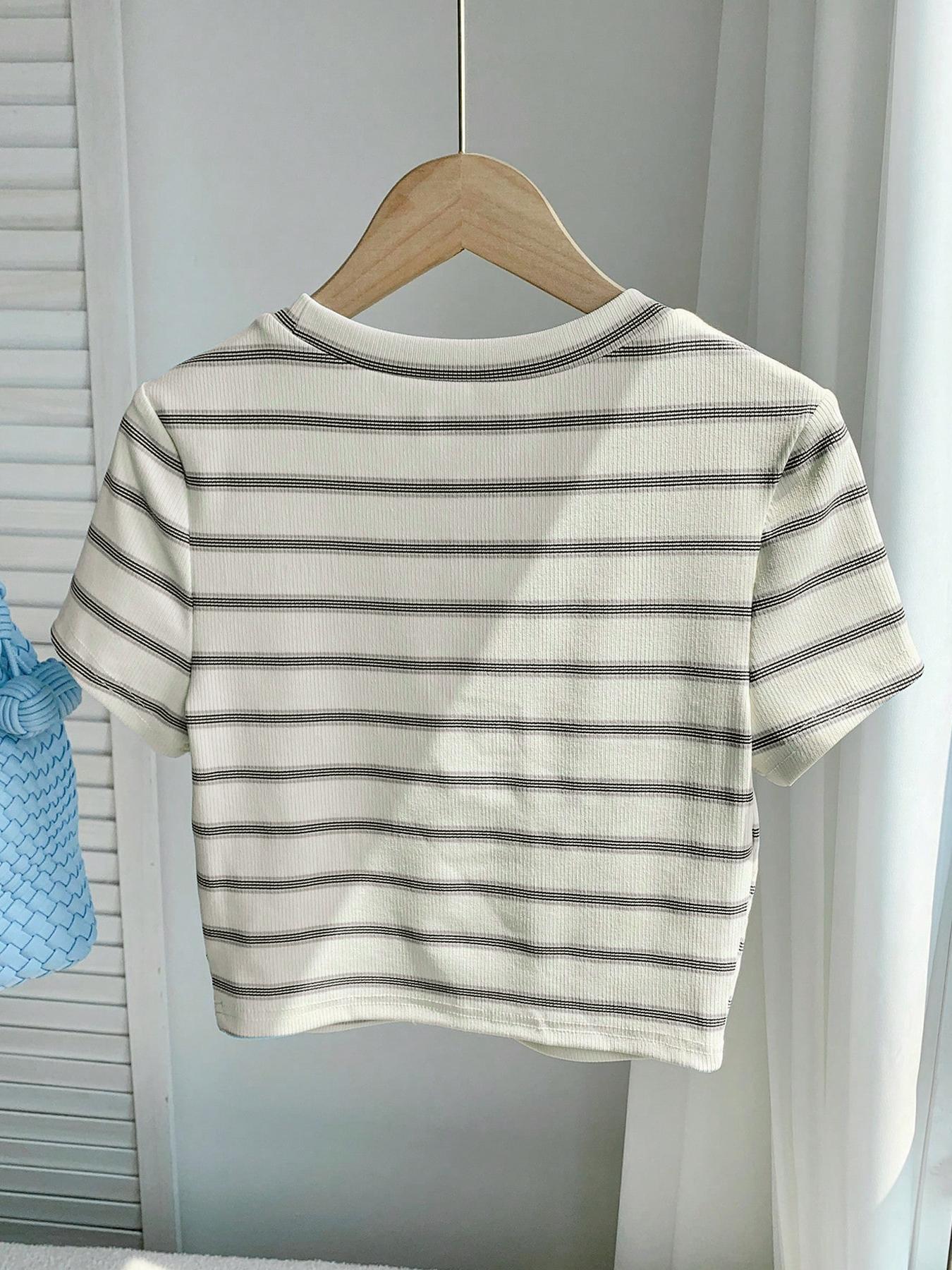 1 Piece Striped Slim Fitted Cropped Top | Sweet Cool  Aesthetic | Crew Neck Short Sleeve + Stretchy Ribbed Design | Perfect for Girls' Shopping Spree / Café Photo Ops