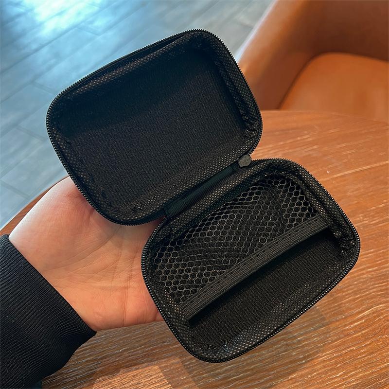 High-Definition Realistic Bee Pattern, Essential Office & Travel Eva Hard Edge Headphone/wire/charger Storage Box, Durable Portable Organizer