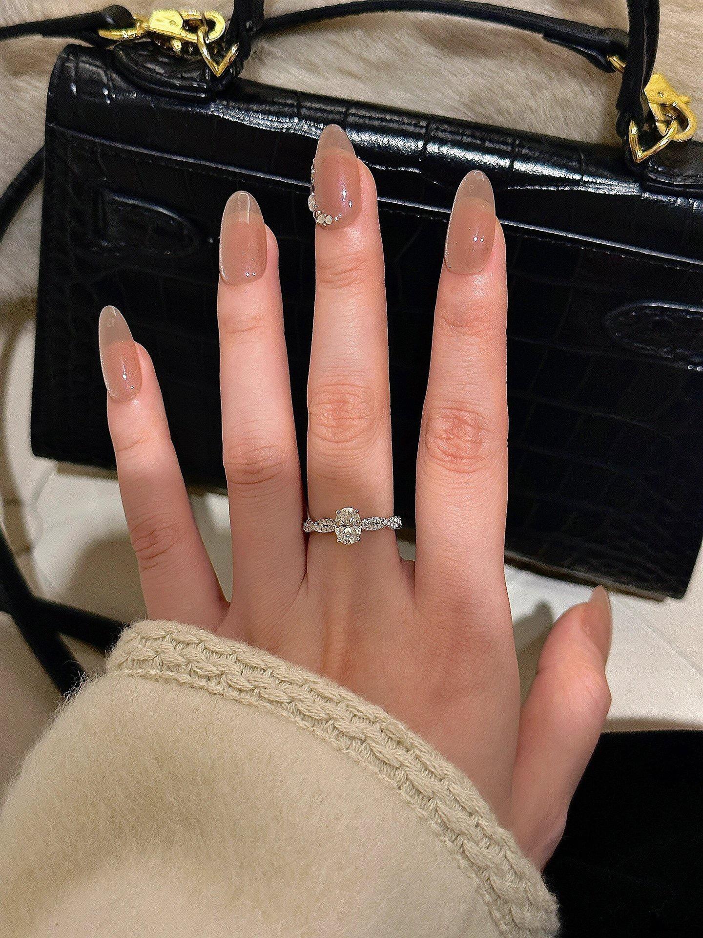 DRINSPER Twisted Oval S925 1.0ct Dvvs Synthetic Moissanite Sterling Silver Ring for Women Girls Suitable for Engagement Chrismas Gift for Girlfriend Jewelry Accessory