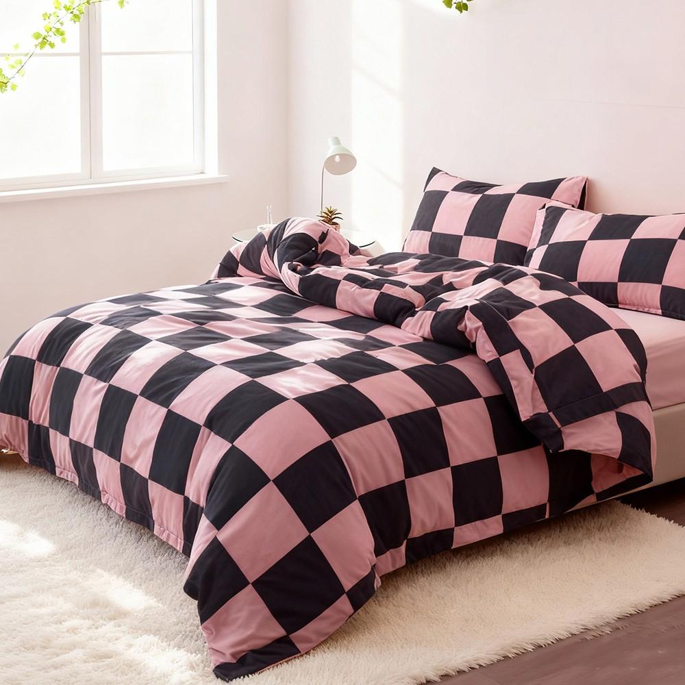 3-Piece Pink & Grey Checkerboard Geometric Digital Print Duvet Cover Set, Includes 1 Duvet Cover and 2 Pillowcases (Without Insert), Soft & Breathable Fabric, Ideal Gift, Ensures Comfortable Sleep.