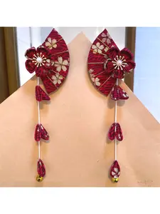Fan shaped bells, tassels, hair clips, and antique style Hanfu, kimono, yukata, and other elegant accessories