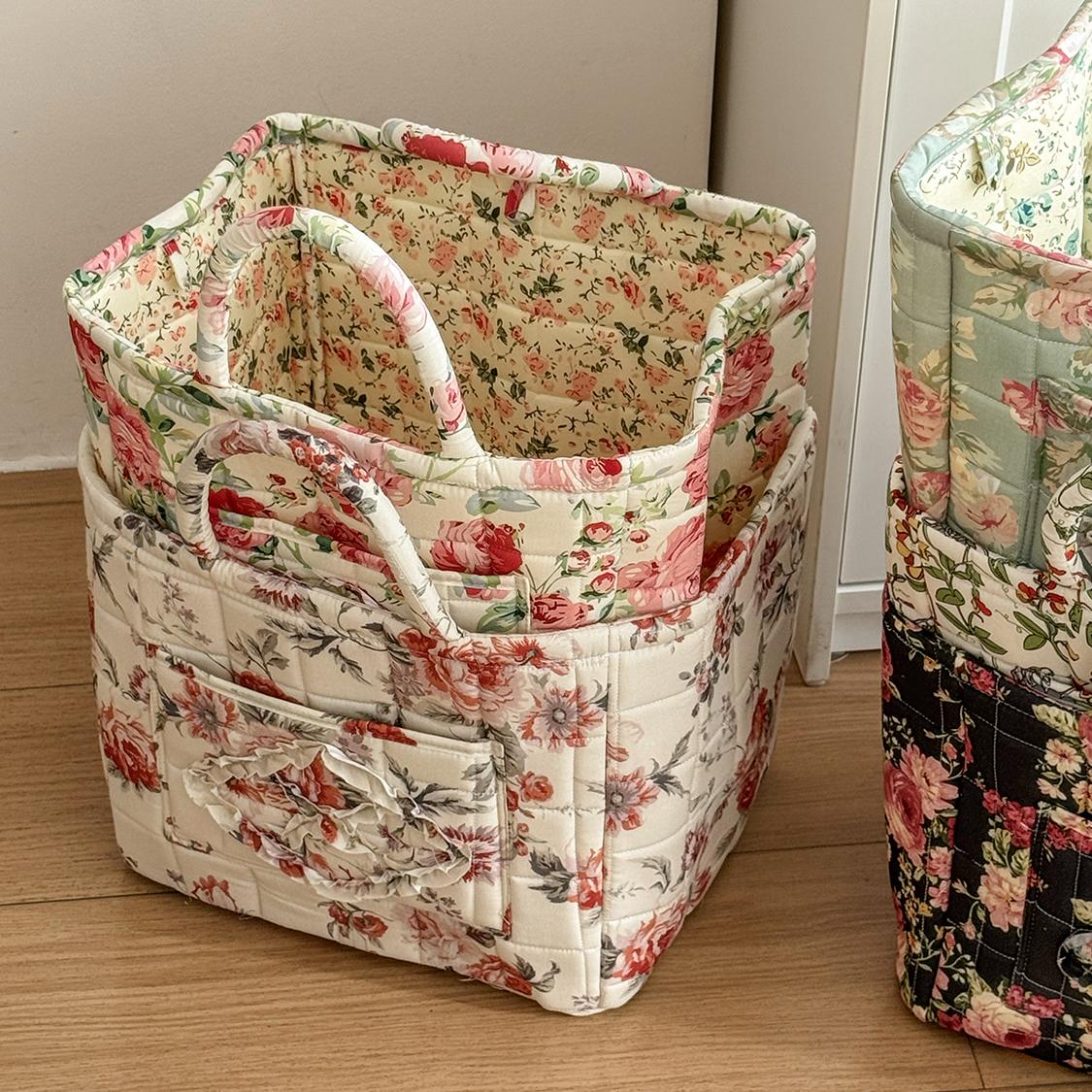 Large Flower Series Retro Floral Quilted Storage Basket, Foldable Fabric Handheld Basket, Home Organizer for Clothes and Toys, Space-Saving Spliced Retro Floral Storage Bin, Foldable Organizer for Storing Clothes, Towels, Toys, Travel and Picnic Supplies