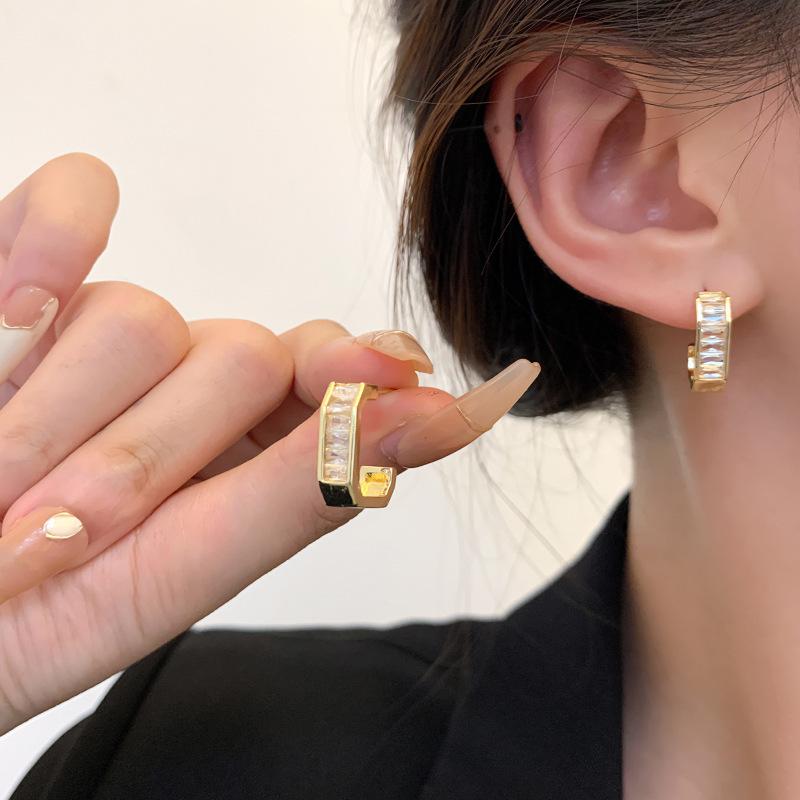 [1 Pair C-Shaped Stud Earrings] 14K Golden Plated Copper Hoop Earrings with Cubic Zirconia- Minimalist Everyday& Festival Jewelry, Year-Round Versatile Accessory, Festival Accessories, Sophisticated Style, Luxurious Finish