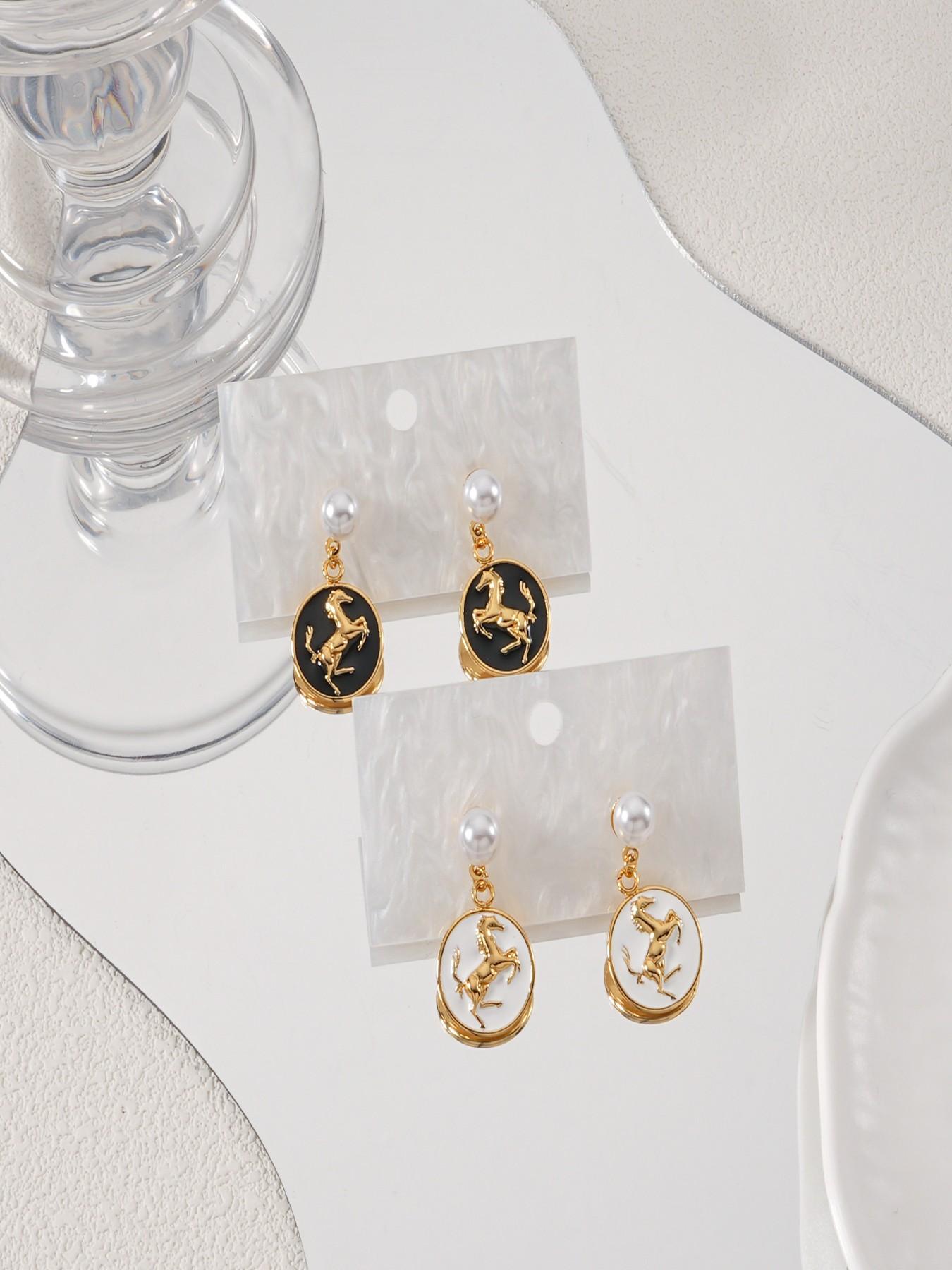 Chic 18k Gold Plated Hoop Earrings Set, Stainless Steel Horse Shape Design, Elegant Fashion Jewelry for Women, All Seasons