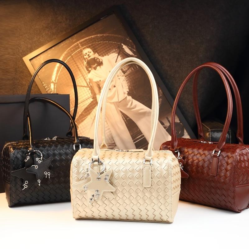 Elegant Woven Boston Bag for Women, Vintage Handbag Pillow Design, Unique Shoulder Crossbody Bag, Stylish and Versatile Accessory