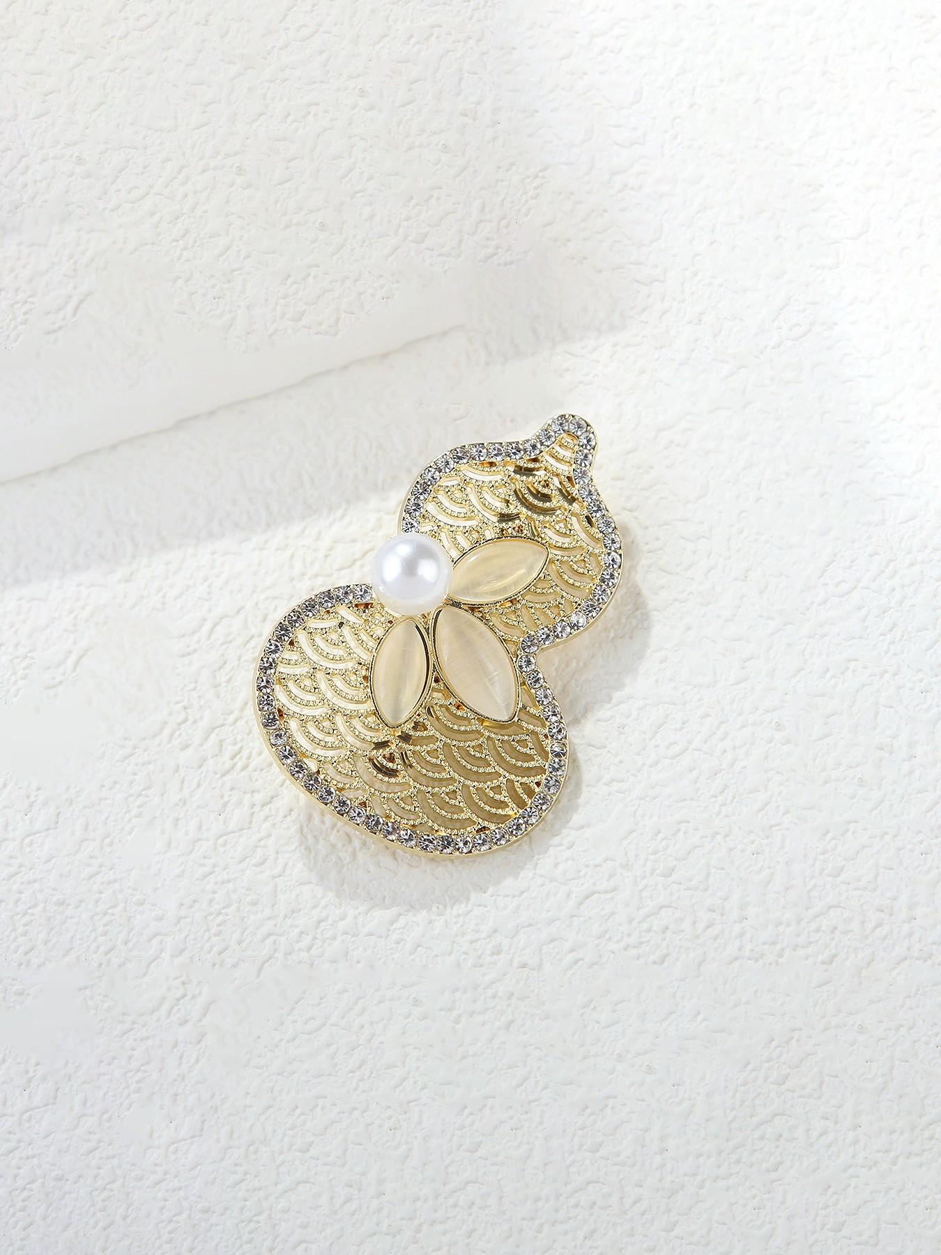 Unisex Creative Design Pumpkin Brooch Pin, Stylish Clothing Accessory for Men and Women, Unique Fashion Statement Jewelry