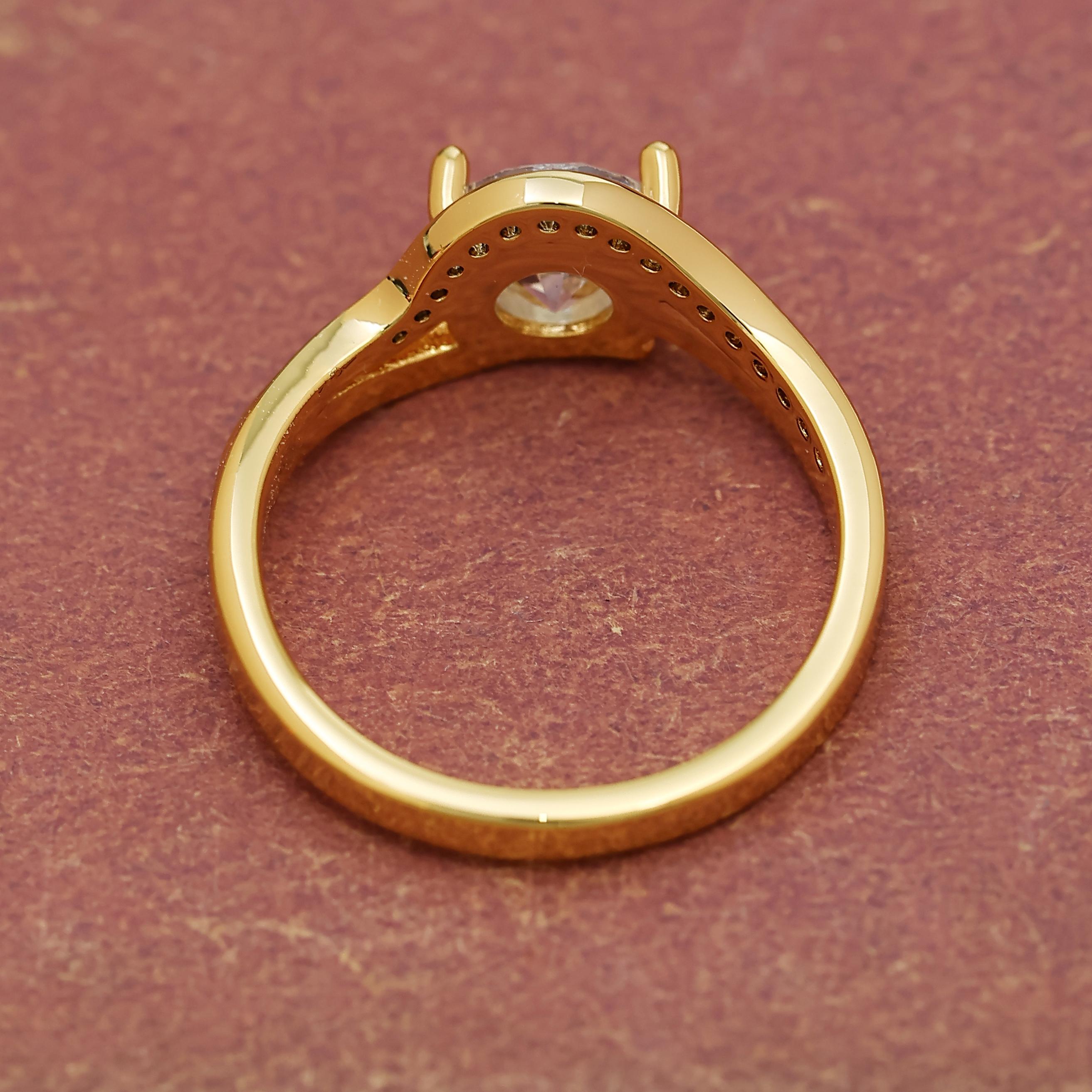 Solitaire Engagement Ring with Sleek Gold-Tone Twisted Band, Unisex Statement Jewelry for Wedding or Anniversary, Bridal Engagement Ring, Elegant Ring
