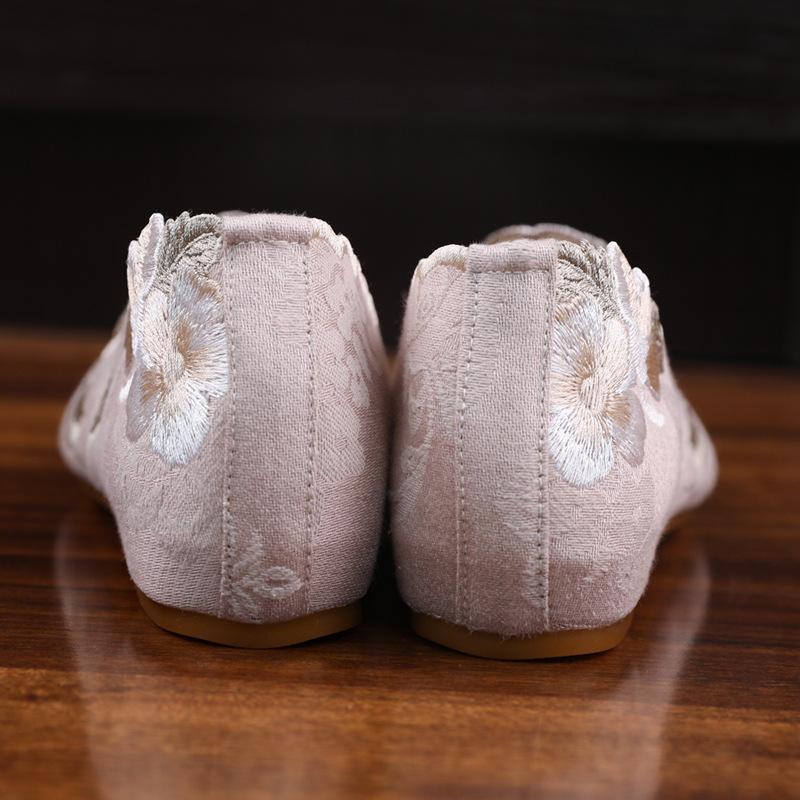 Retro style embroidered shoes, flat shoes, old Beijing new Chinese cloth shoes, rubber soles, soft rubber sewing shoes, women's models