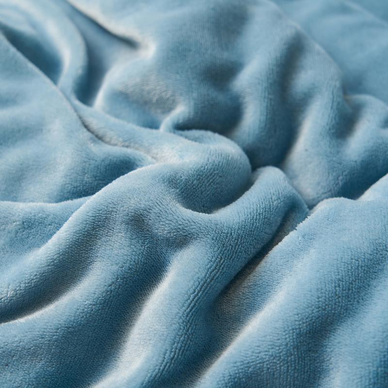 1pcs Solid Color Milk Velvet Shearling Thickened Warm Winter Quilt Blanket, Ultra Soft Comfortable and Warm Thick Blanket, Ideal Christmas and New Year Gift, Perfect for Snuggling on Cold Nights and Home Decor, Soft Fleece Blanket