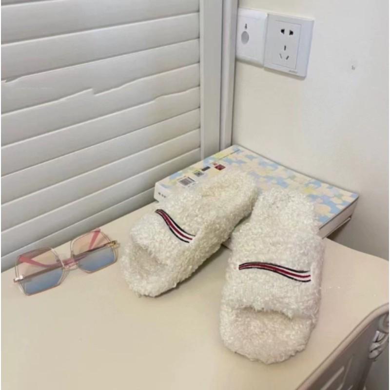 2026 Fall Winter New Women Embroidered Lamb Wool Slippers, Fashion Single Band Flat Sole Footwear, Non-Slip Soft Fluffy Warm Slides for Indoor Outdoor Daily Leisure Wear