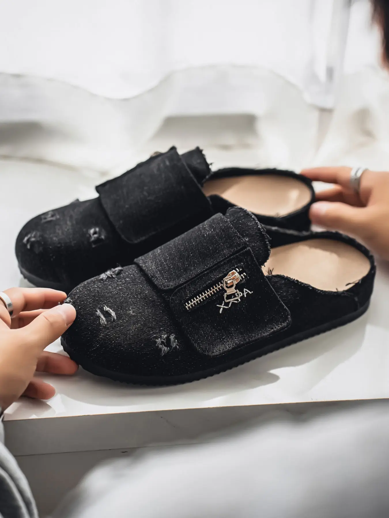 Men's Creative Zipper Velcro Flip Cover Patchwork Hole Fabric, Lazy No Heel Design, Daily Casual Wear, Comfortable Footwear