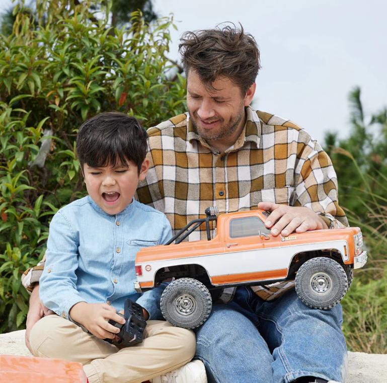 FMS 1/10 RC Crawler FCX10 Chevy K5 Blazer RS (does not come with Charger and battery) RC Car Officially Licensed Car Model RC Pickup Truck Hobby RC Offroad Rock Truck DIG/4WD/FWD 11CH 2.4GHz Remote Control Car for Adults Included Gifts