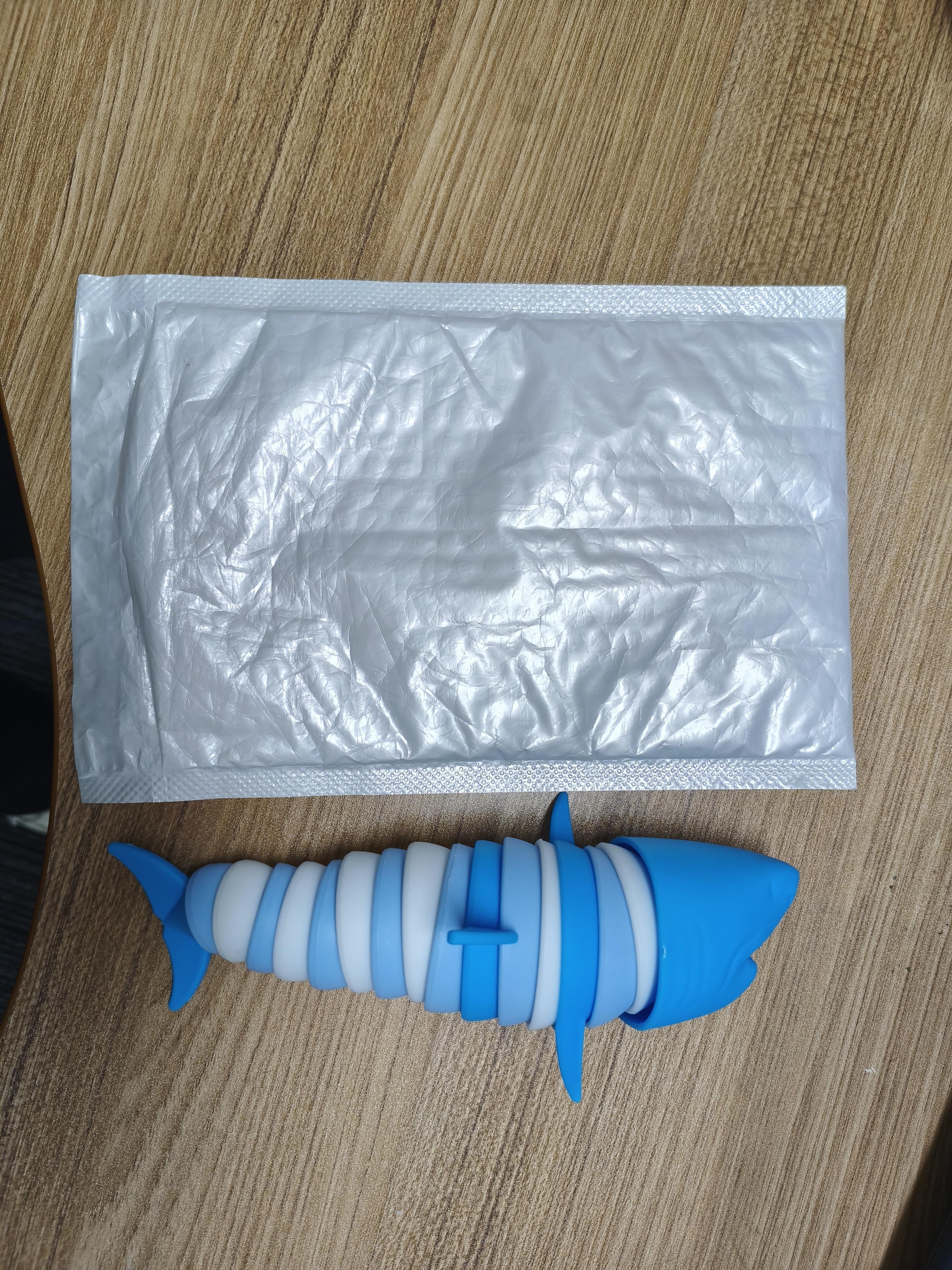 2026 New 3D Joint Shark and Dolphin Ocean Shape Stress Relief Toy, Bendable and Twistable Tail, Fun and Relaxing Plaything Great for killing time at work, relieving anxiety, and a fun gift for shark lovers.