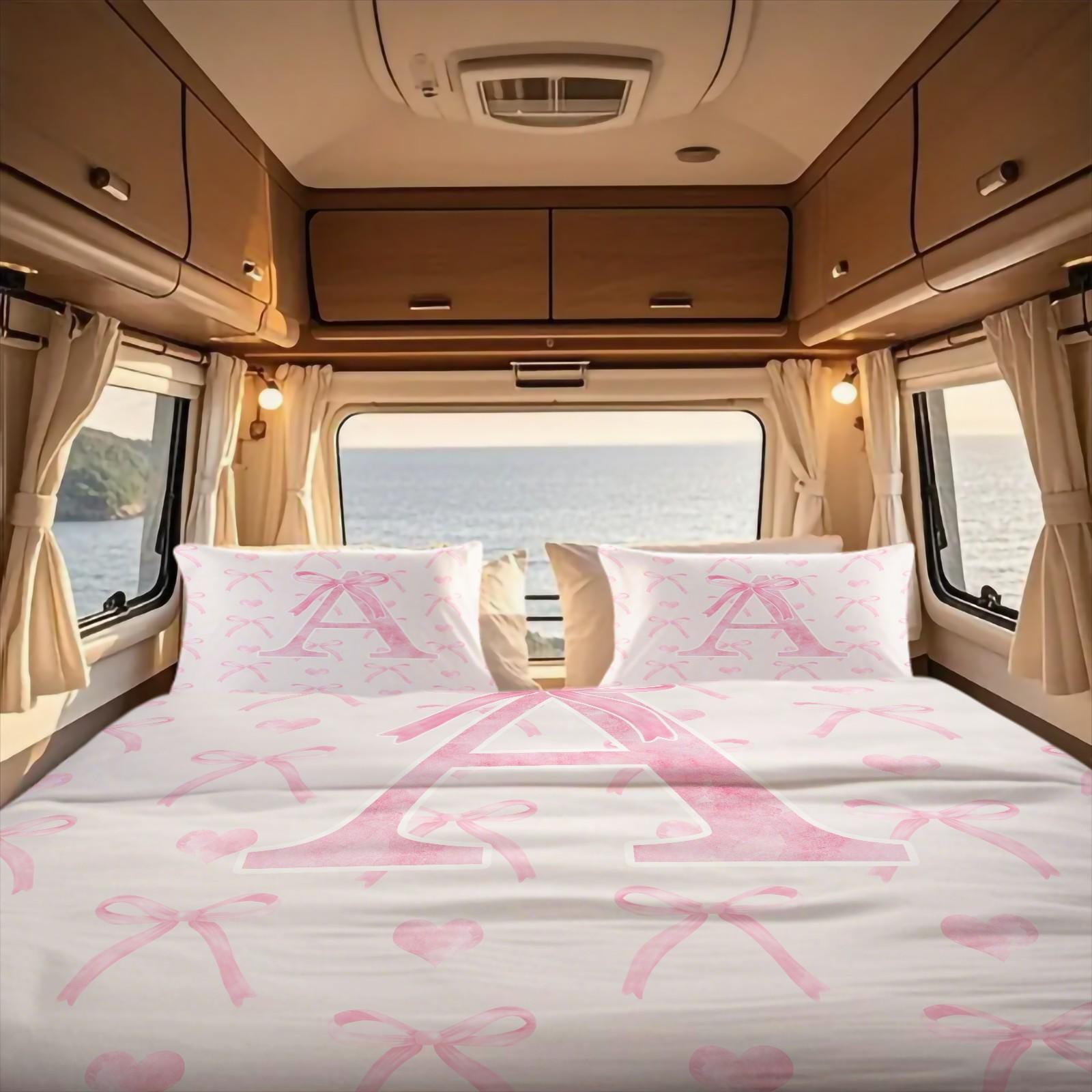 Princess Style Printed Comforter Set, Including Comforter Set and 1/2 Coreless Pillowcase, Three-Dimensional Letters Pink Bow and Love Bedding Set, Soft and Comfortable, Suitable For All Seasons