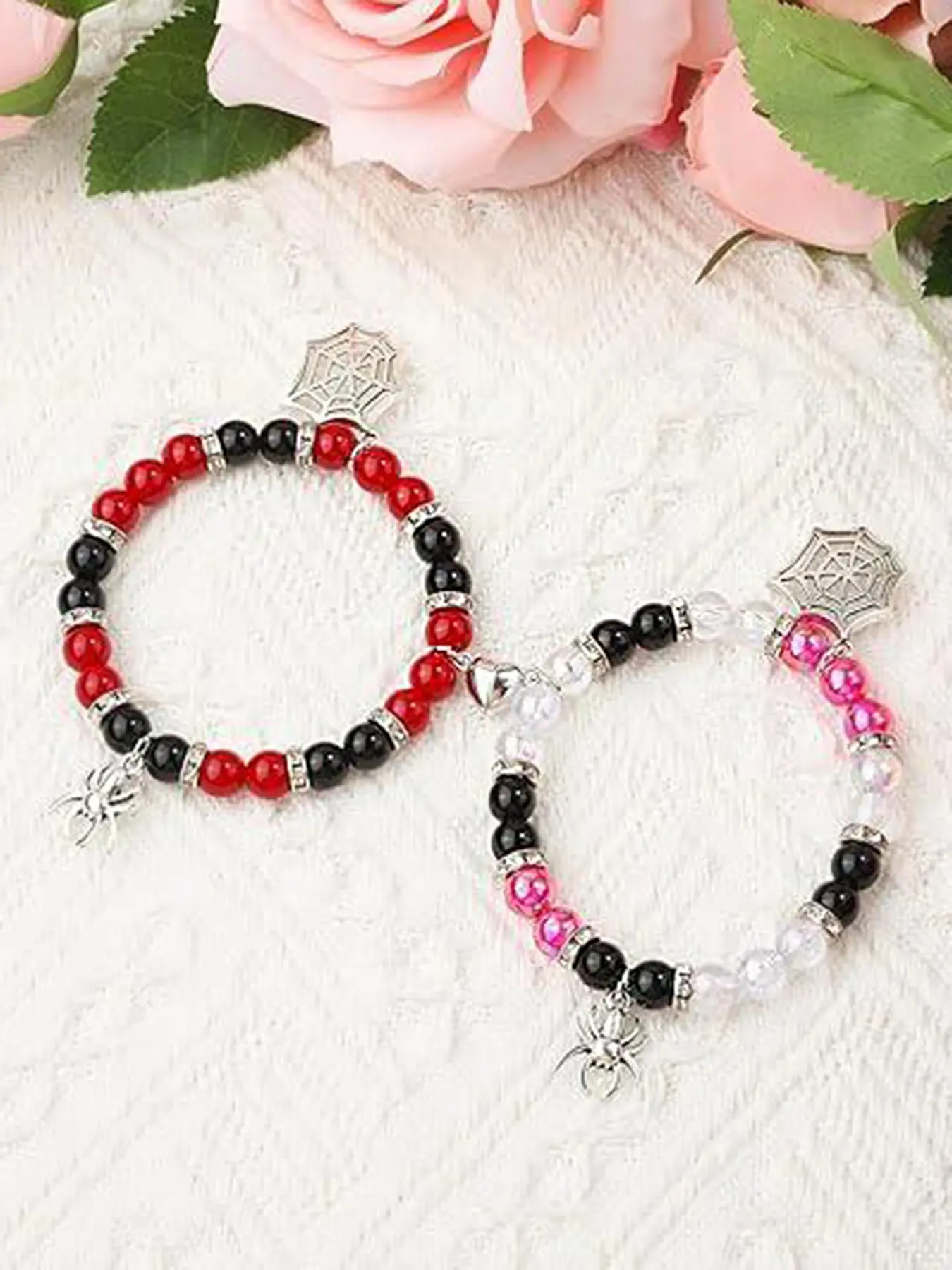 2-piece Spider Friendship Bracelet, Gothic Spider Animal Bead Bracelet Creative Heart-Shaped Magnetic Couple Bracelet, Parallel Universe Series, Dark Spider-Man Bracelet, Unisex, Gift for Women, Girls, Besties/Boyfriends and Girlfriends