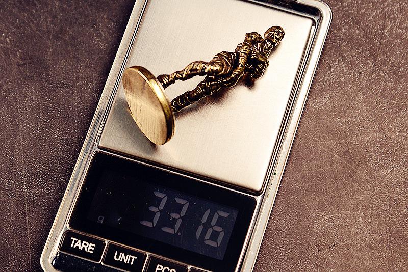 Brass Made Zombie Statue Corpse Shape Figurine Vintage Golden Metal Walking Dead Miniature Display with Base Home Decor Ornament
