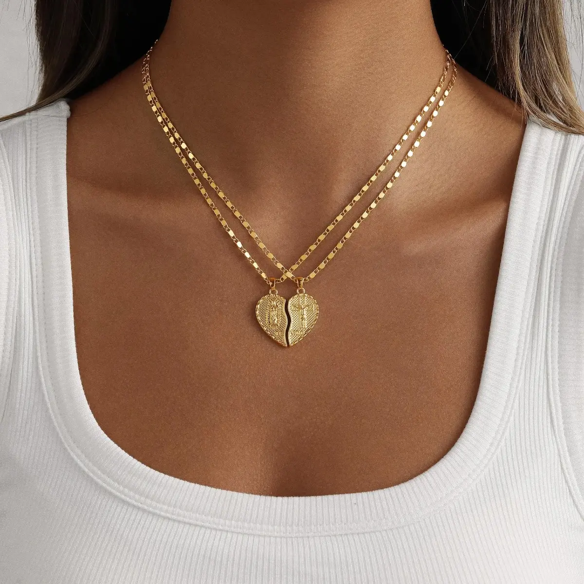 Viral Matching Heart Puzzle Necklace Set | Aesthetic Ins-Style Interlocking Split Pendant | Chic Minimalist Couple & Best Friend Jewelry | Trendy Accessory for Daily Styling & Gifting