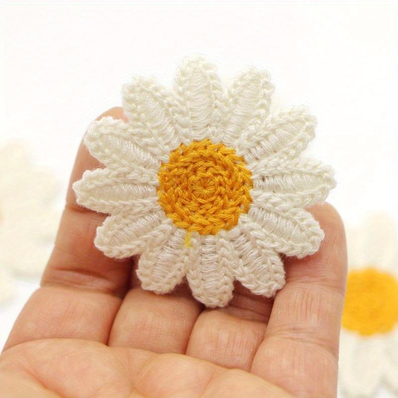 3pcs DIY flower accessories Small daisies flower embroidery flower clothing bag hair accessories Daisy flower pattern patch embroidery Applique sewing patch, for skirt T-shirt dress DIY clothing accessories, Daisy embroidery patch, clothing decoration