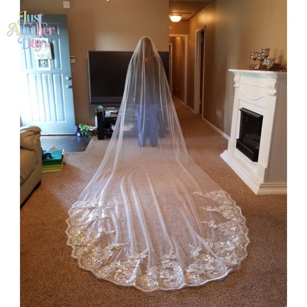 Luxury Sequin Lace Cathedral Wedding Veil Long Bridal Trailing Veil with Sparkling Gold-Trimmed Lace Perfect for Grand Church Ceremonies and Ball Gown Wedding Dresses