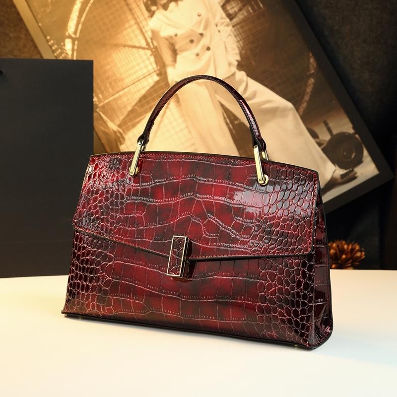 Luxury Wine Crocodile Texture Handbag, High-End Commuter Crossbody Bag, Elegant Mother Bag, Large Capacity Shoulder Bag