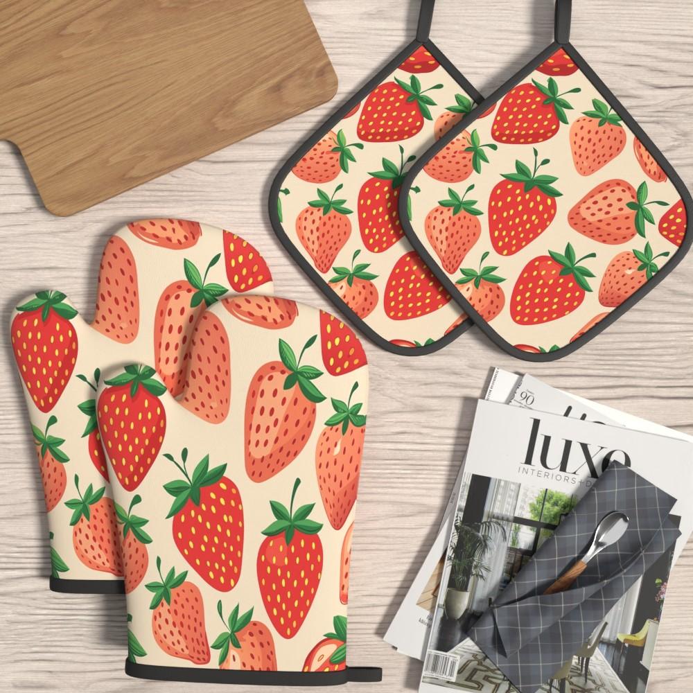 4pcs Heat Resistant Oven Mitts And Potholders Cute Strawberry Pattern Oven Mitts And Pot Holders Sets Suitable For Kitchen Decoration, Cooking, Grilling, Baking And Great Holiday Camping Picnics Gifts