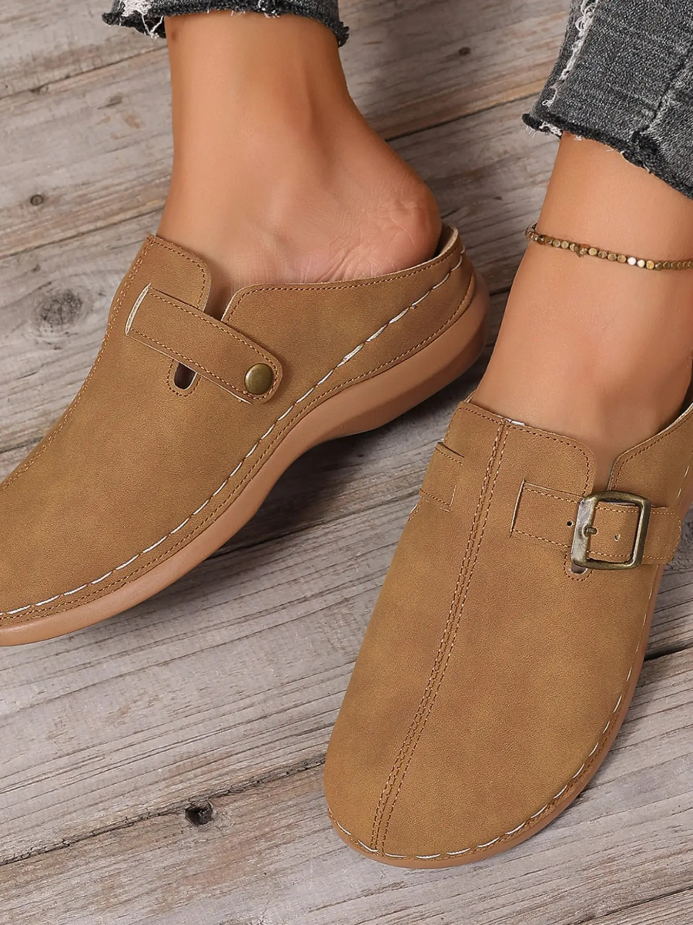 Vintage Slip-On Slippers, Metal Buckle Thick Sole Design, Comfortable and Versatile, All-Season Footwear, Velvet Finish, House Slippers