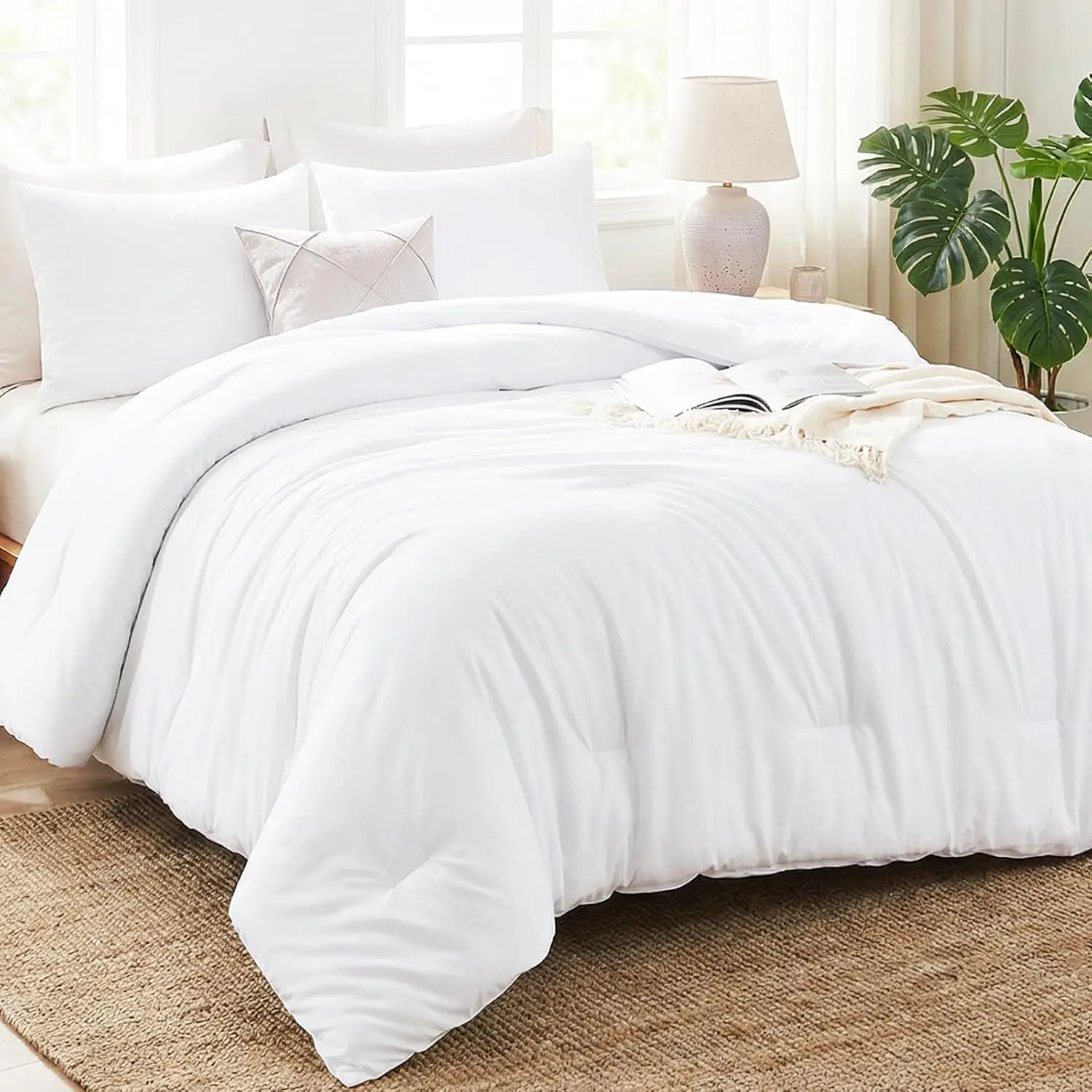 Queen Comforter Set White, 3 Pieces Lightweight Comforters Queen Size Quilted Bedding Sets, All Season Breathable Down Alternative Comforter with 2 Pillowcases, Soft Bed Set for Home
