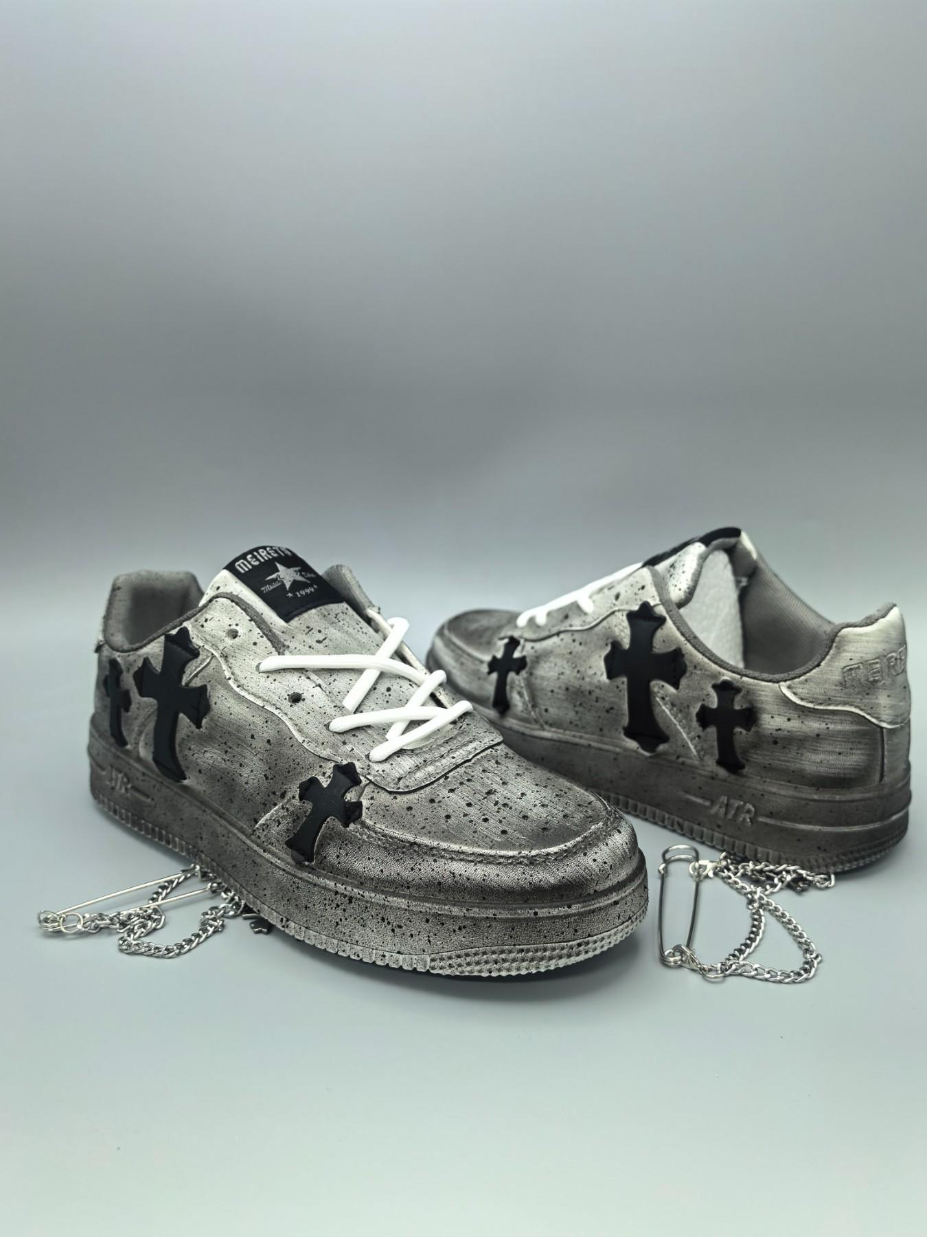 Men's Vintage Metal Chain Cross Sneakers,Size Up by One Size Recommended， Trendy Comfortable Versatile Dark Style, Perfect for Daily and Fashion Scenes