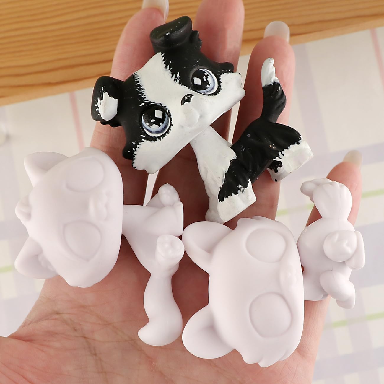 White Base, 5 Piece Random Husky Great Dane Collie Dachshund Dog Puppy Shorthair Cat Crouching Cat Kitten DIY Paint Blank Molds Compitable with LPS Fans