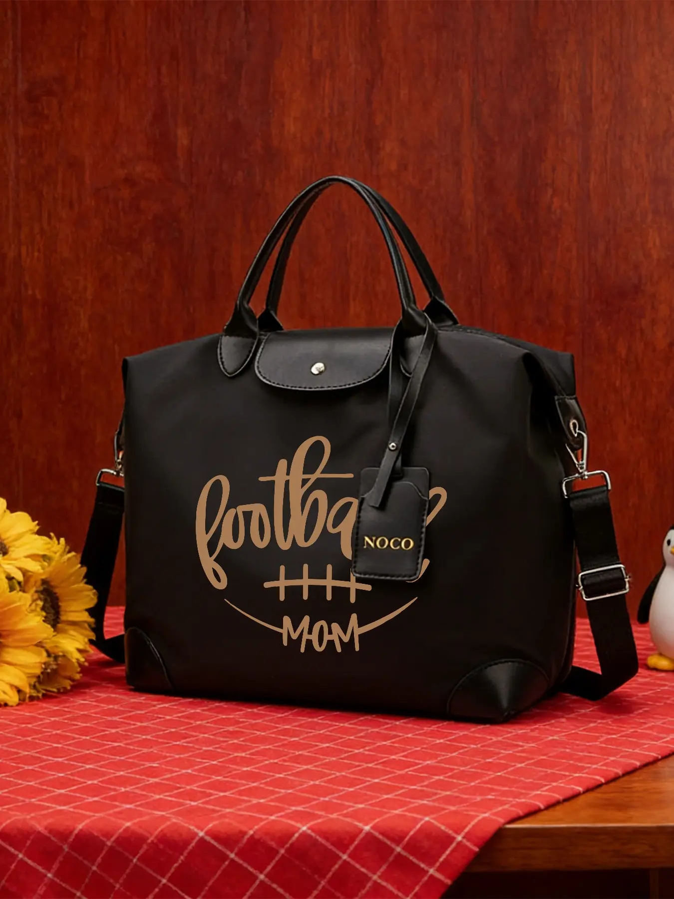 Football FOOTBALL MOM Pattern Crossbody Bag, Stylish Tote Bag, Casual Shoulder Bag, Large‑capacity Handbag, Adjustable Shoulder Strap, Wearable As Crossbody or Hand‑held, Suitable for Work and Daily Commuting, An Ideal Gift.