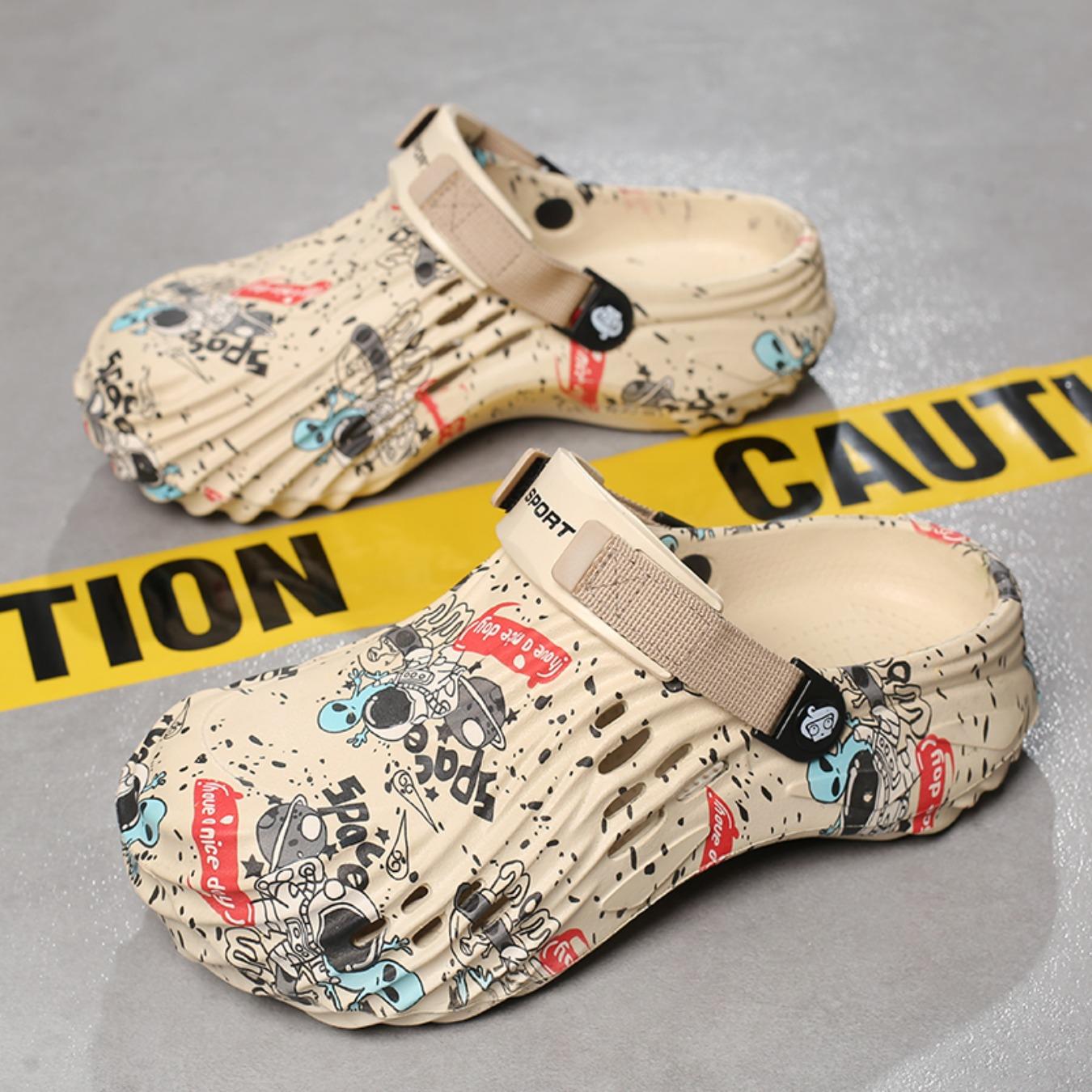 Men's Cave Shoes 2026 New Summer Outdoor Beach Shoes Sports Baotou Slippers Soft Sole Comfortable Wade Sandals