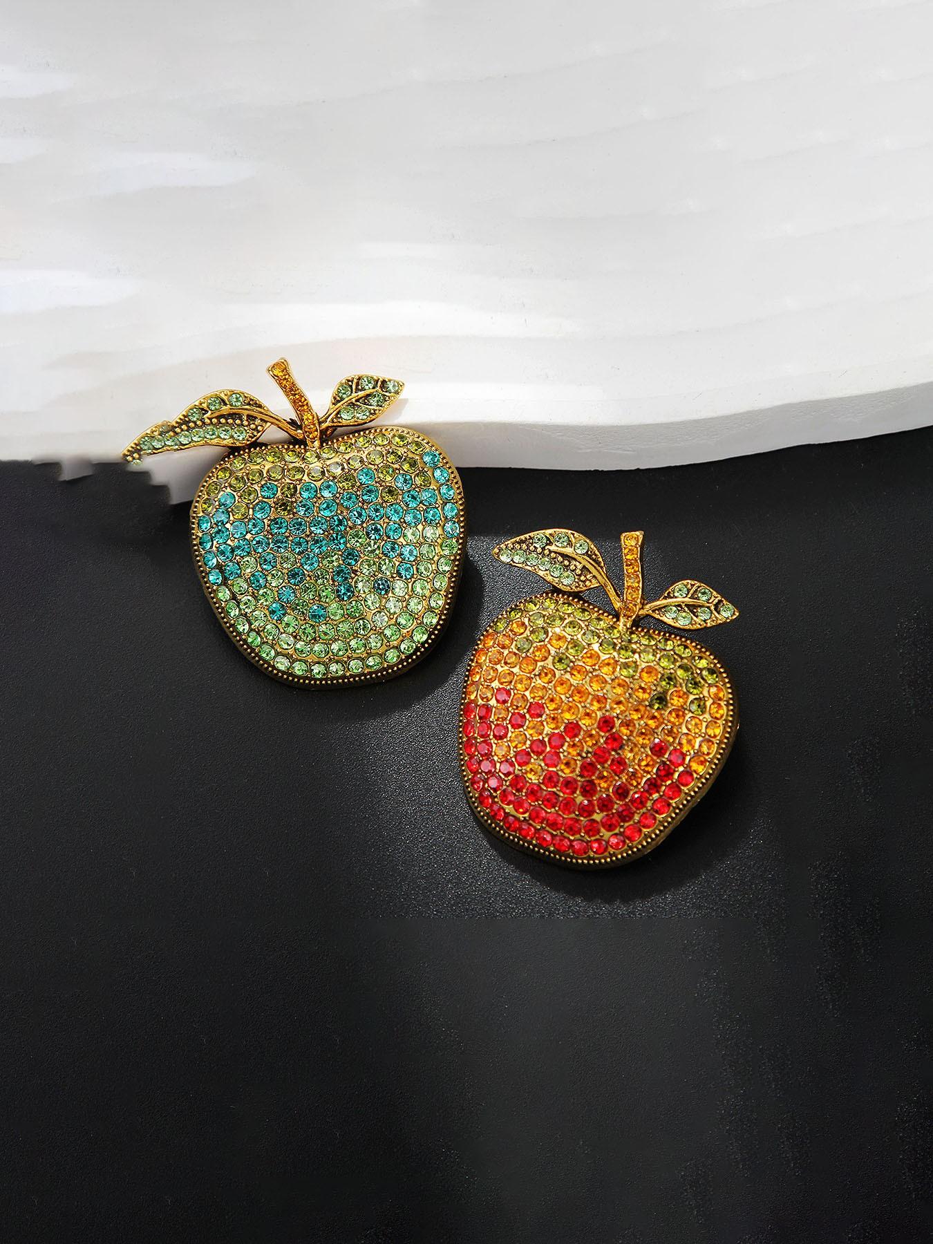 Cute Apple Brooch Unisex Clothing Accessory, Fun and Unique Design, Perfect for All Occasions, Stylish Pin for Men and Women